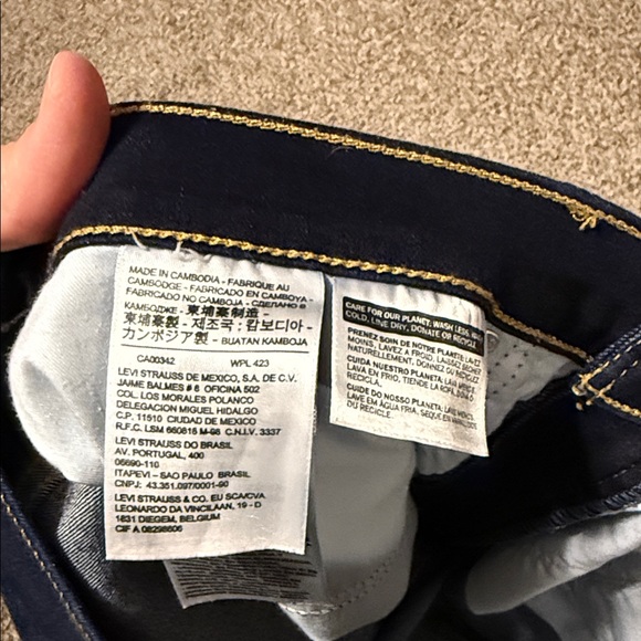 Levi's Women's 315 Shaping Bootcut Jeans - Picture 5 of 5